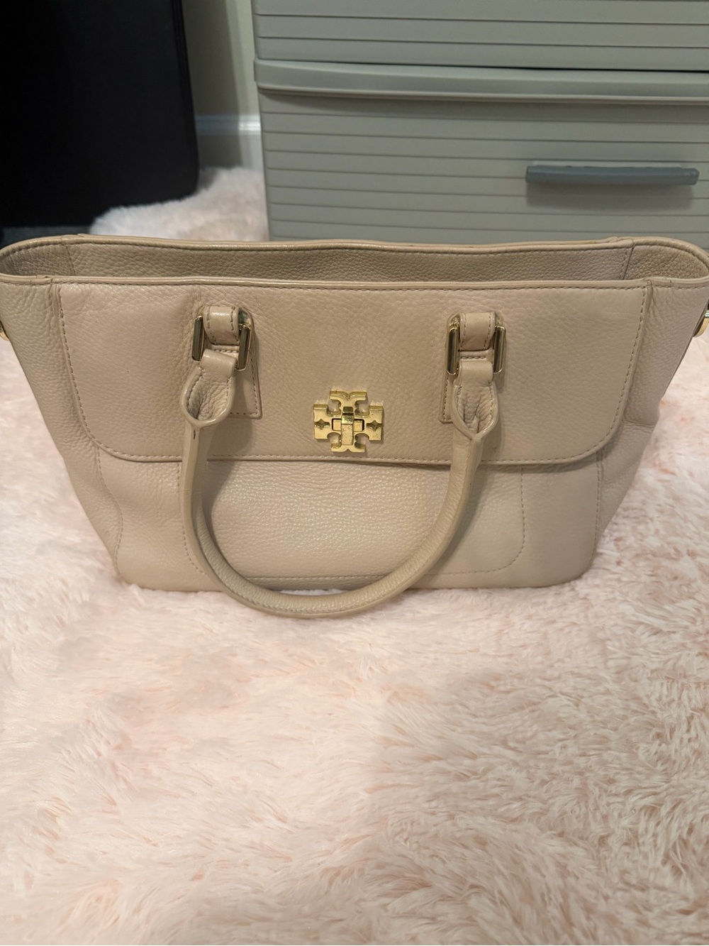 ⭐️Tory Burch Beige Leather Handbag